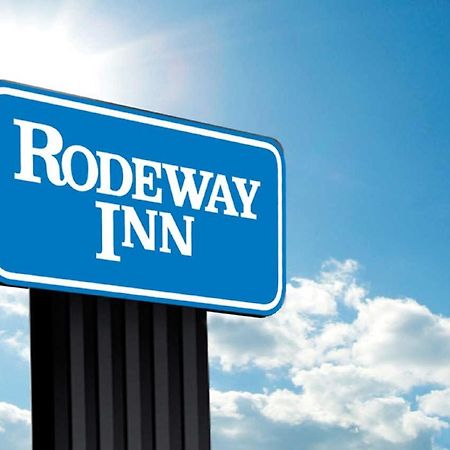 Clarion Inn Brunswick Bagian luar foto