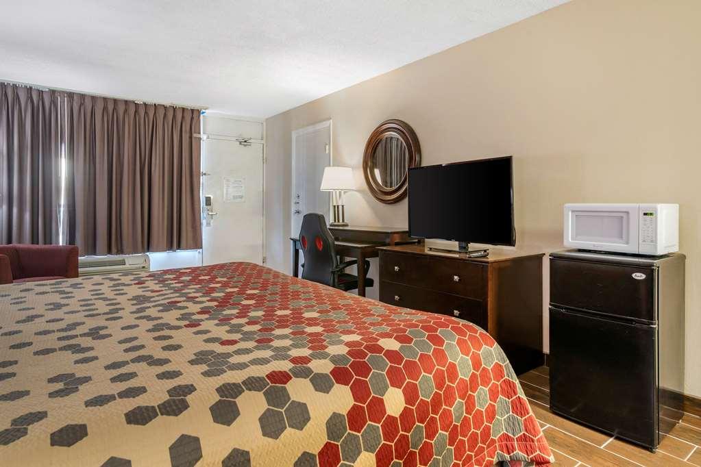Clarion Inn Brunswick Ruang foto