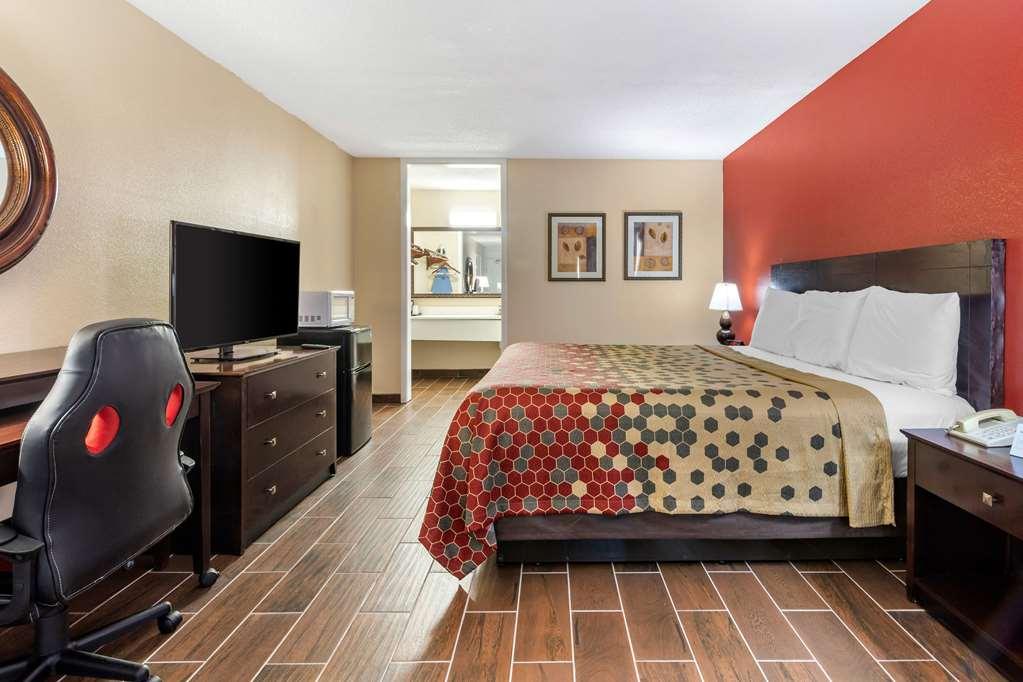 Clarion Inn Brunswick Ruang foto