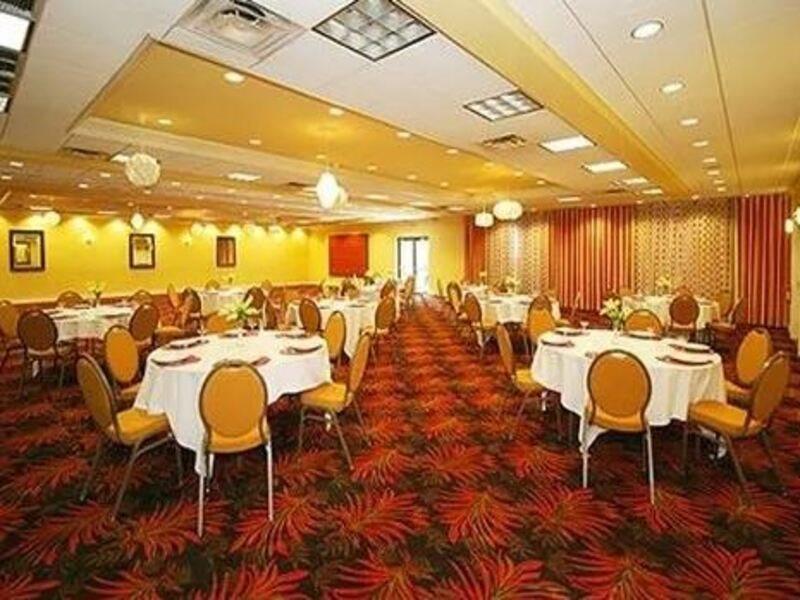 Clarion Inn Brunswick Bagian luar foto