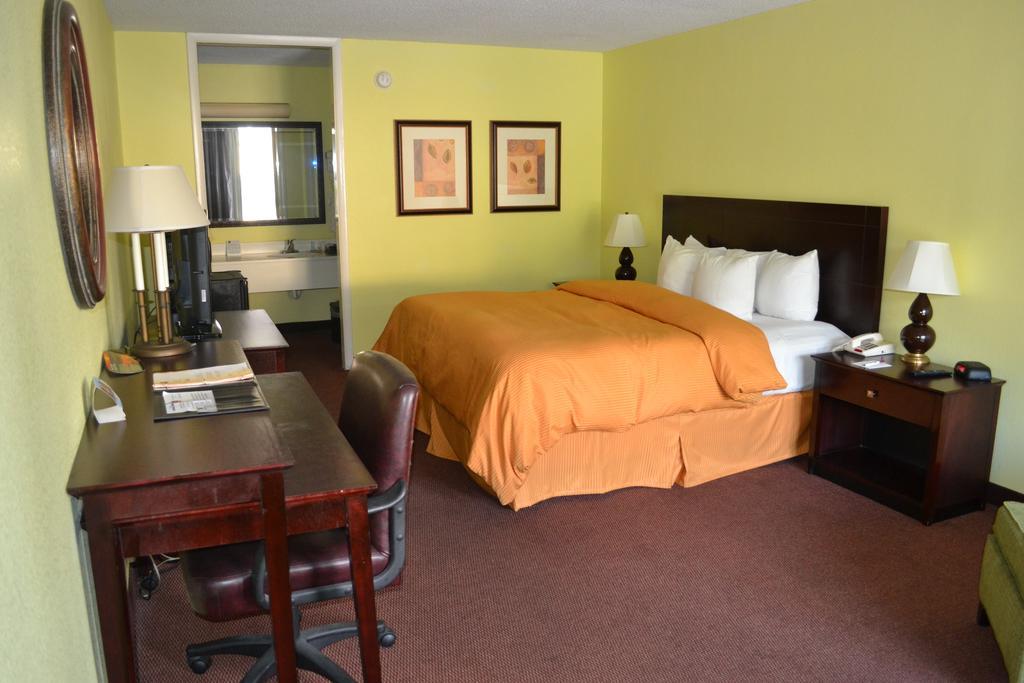 Clarion Inn Brunswick Ruang foto