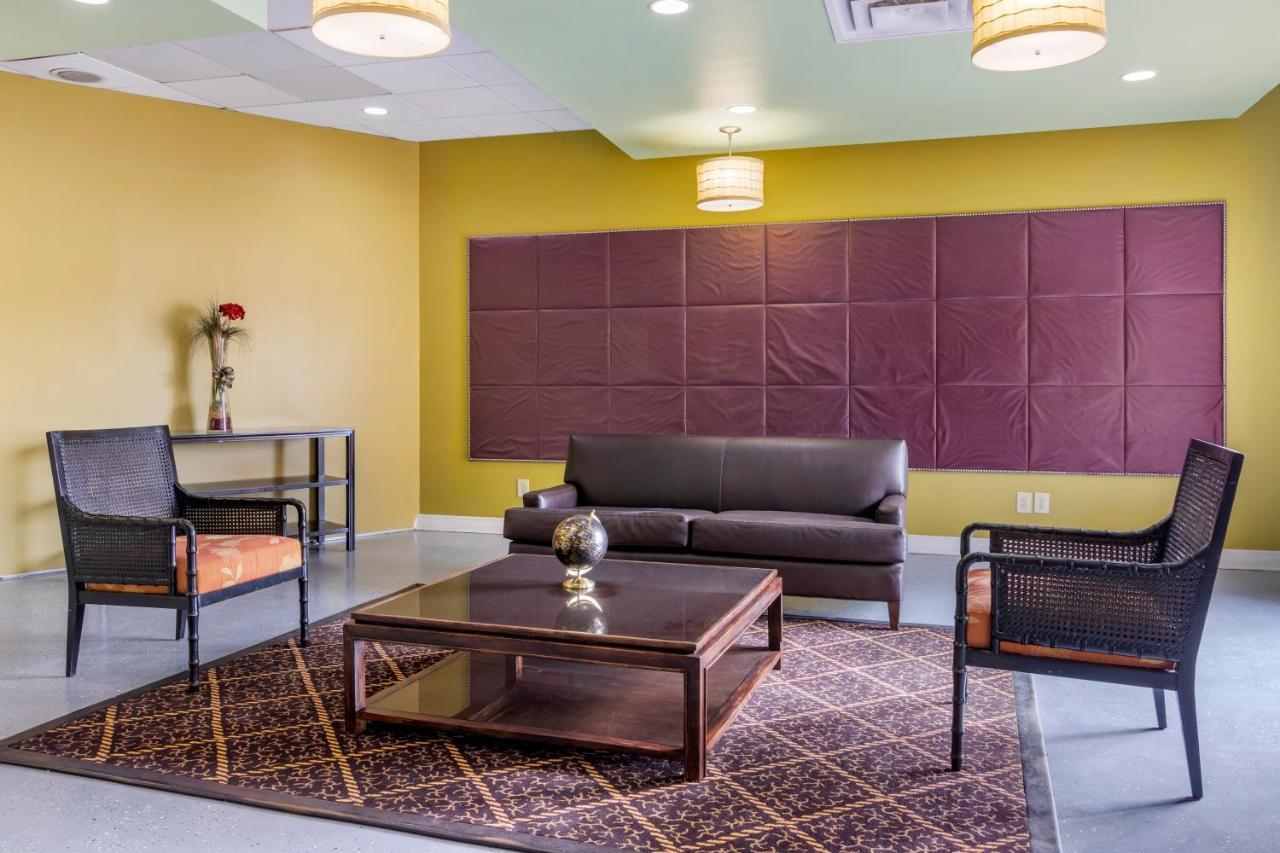 Clarion Inn Brunswick Bagian luar foto