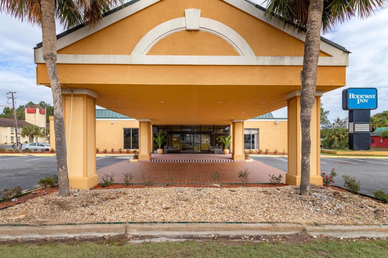 Clarion Inn Brunswick Bagian luar foto